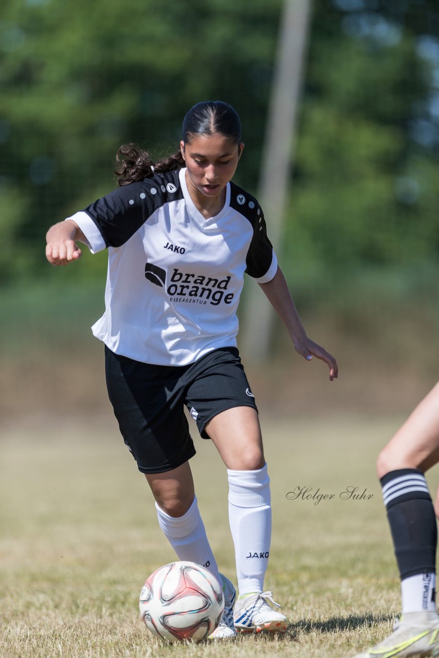 Bild 109 - wBJ TuRa Meldorf/Buesum - JFV Luebeck : Ergebnis: 1:0